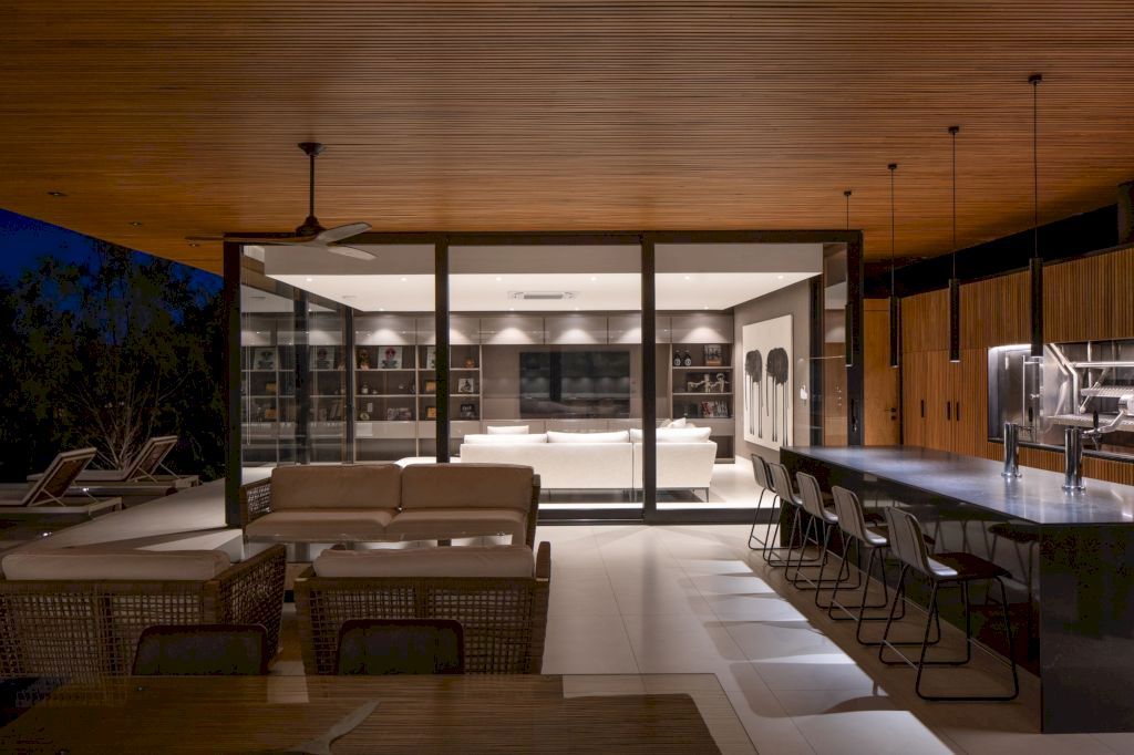 MS House with Meticulous Architectural Design by Sommet 20