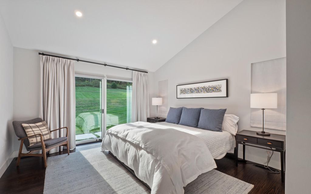 Massachusetts Single Level Retreat Seamlessly Integrates Modern and Rustic Charm Asking 4999888 13