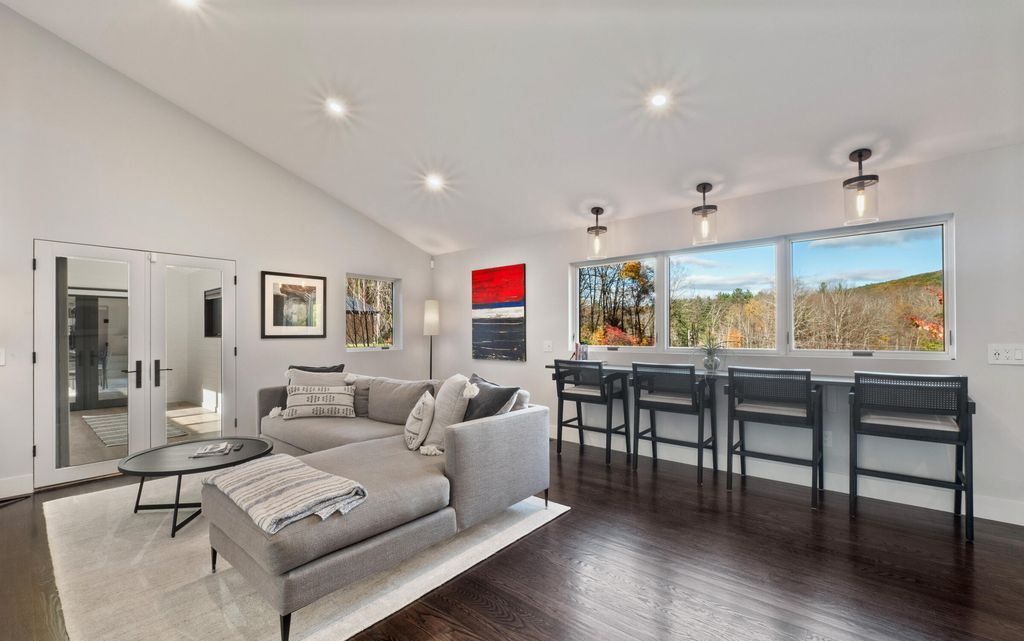 Massachusetts Single Level Retreat Seamlessly Integrates Modern and Rustic Charm Asking 4999888 16