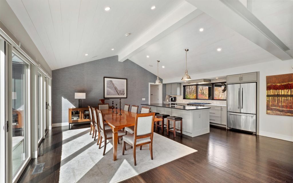 Massachusetts Single Level Retreat Seamlessly Integrates Modern and Rustic Charm Asking 4999888 8