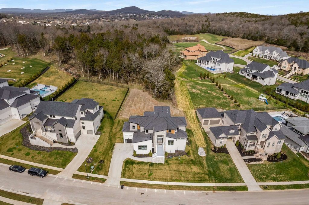 Modern Style Home for Sale in Lookaway Farms Tennessee Priced at 2.6 Million 44