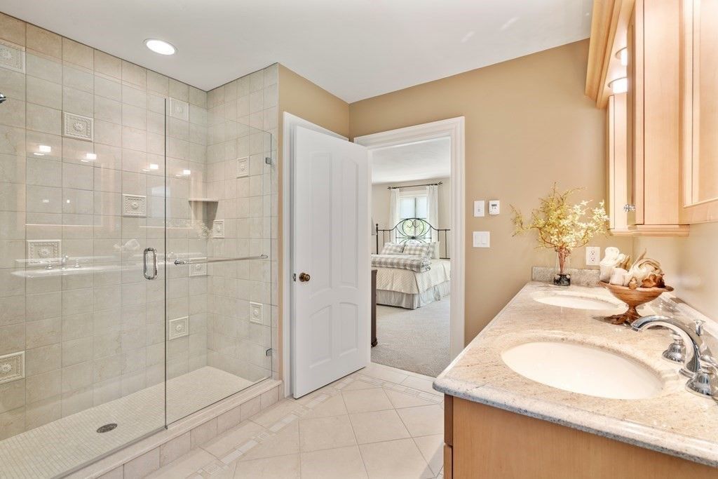 Roman inspired Villa in Westwood Massachusetts Offering the Finest Tastes of Italy for 3.985 Million 24