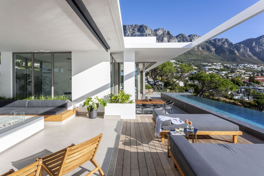 S 48 House multifunctional home by GSQUARED Architects 15