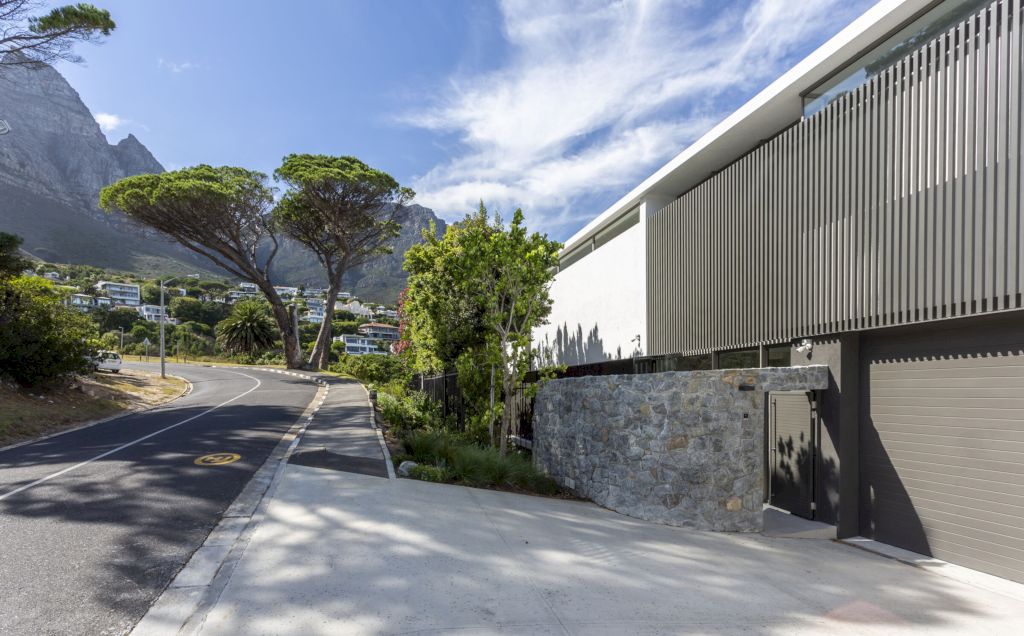 S 48 House, multifunctional home by GSQUARED Architects