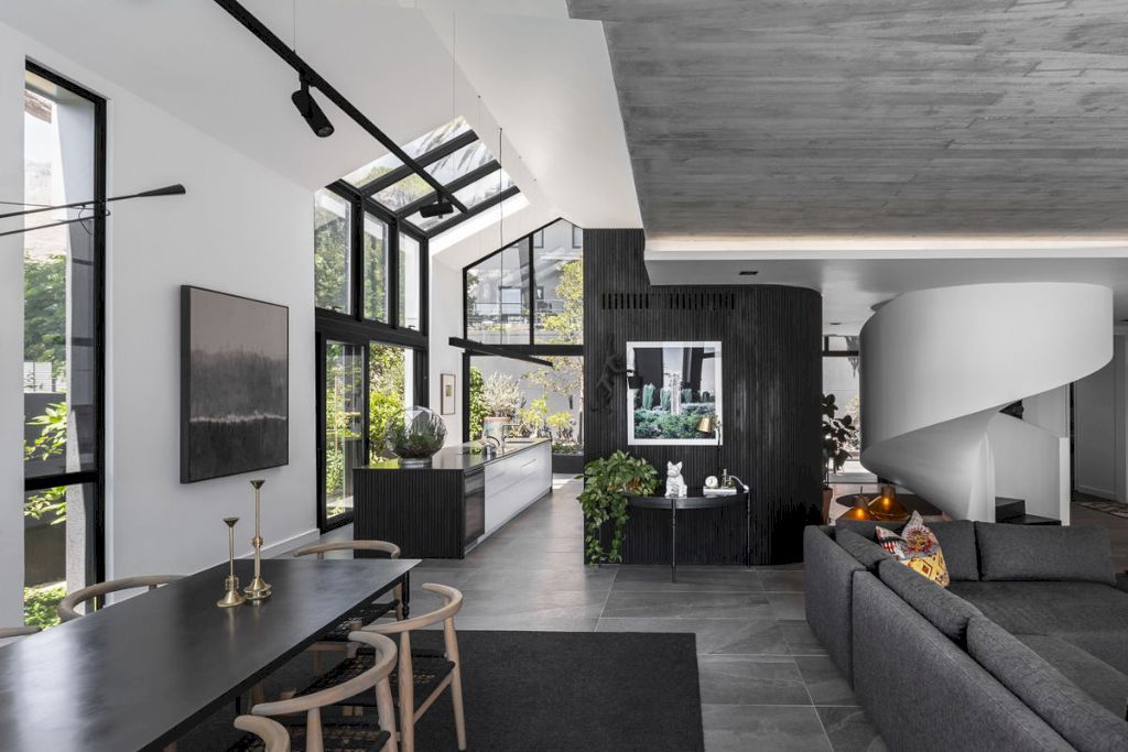 SM House, traditional, modern charm by GSQUARED Architects