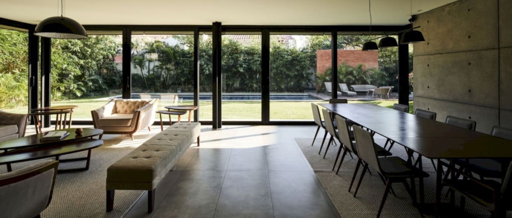 SV House, Modern Elegance in a Gated Community by Sommet