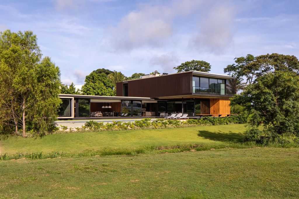 Salatino House Embracing Natures Tapestry by Sommet 17