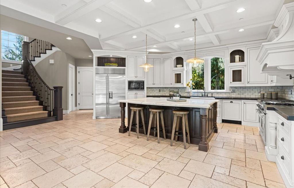 Serene Splendor Luxurious Lake Oswego Retreat Offered at 2.6 Million 16
