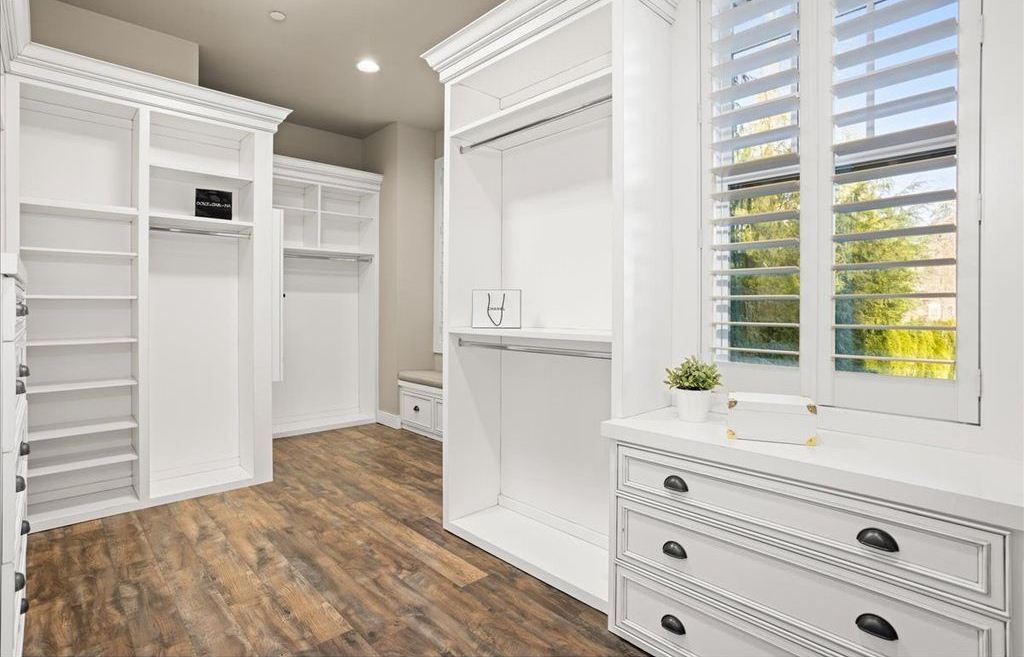 Serene Splendor Luxurious Lake Oswego Retreat Offered at 2.6 Million 27