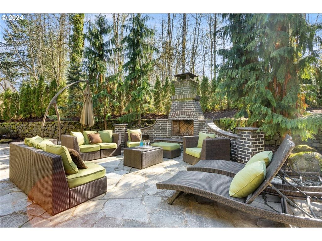 Serene Splendor Luxurious Lake Oswego Retreat Offered at 2.6 Million 43