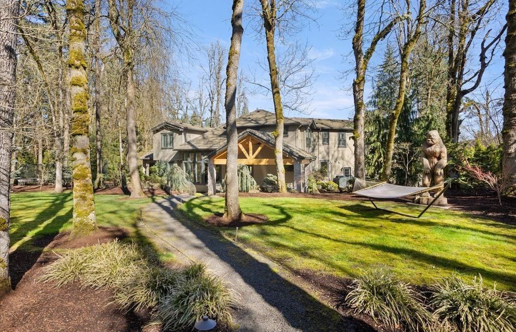 Serene Splendor Luxurious Lake Oswego Retreat Offered at 2.6 Million 44