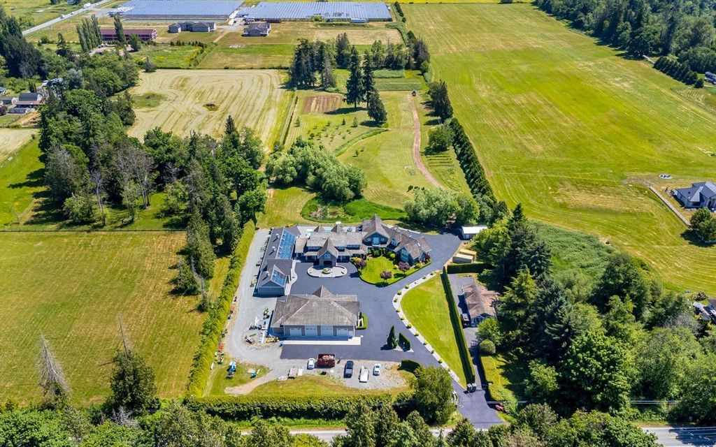 Stunning Home Exceptional Attention to Detail High End Finishes Listed at C8.85 Million in Canada 2