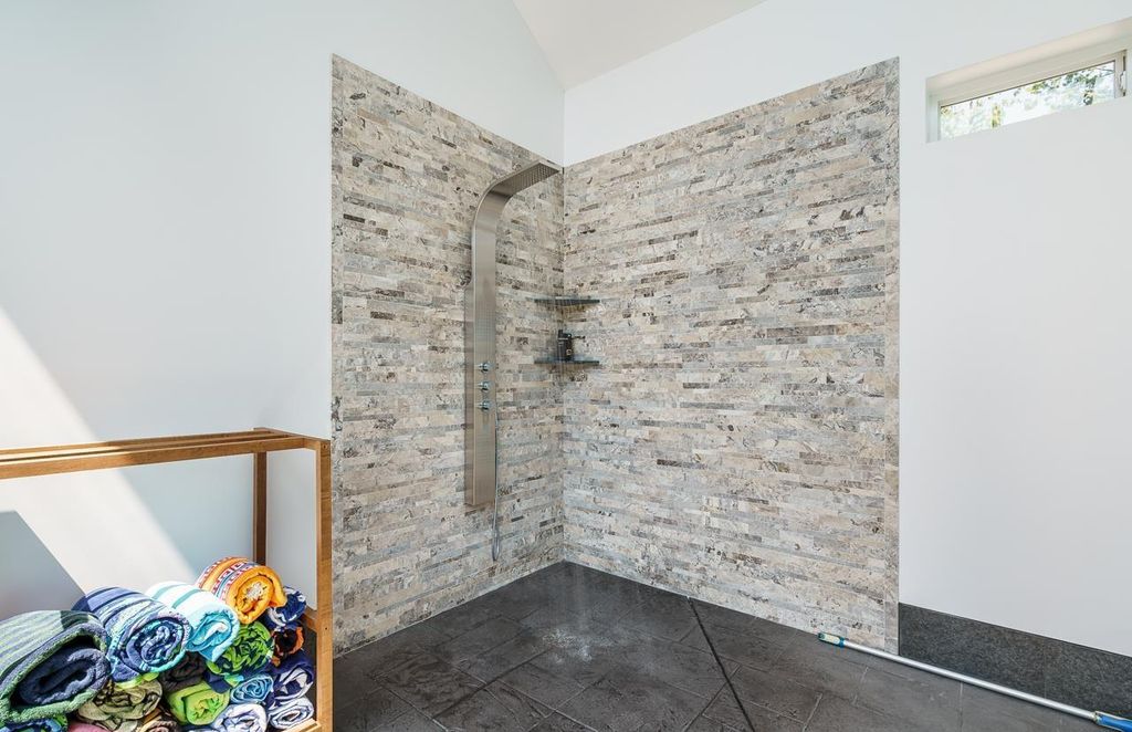 Stunning Home Exceptional Attention to Detail High End Finishes Listed at C8.85 Million in Canada 31
