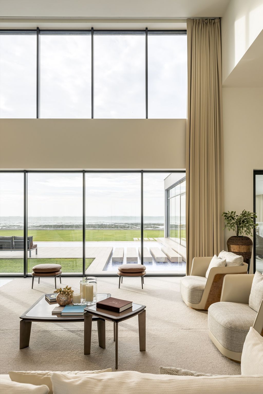 The Seasons House, Modern Oasis by MOST Monti Studio