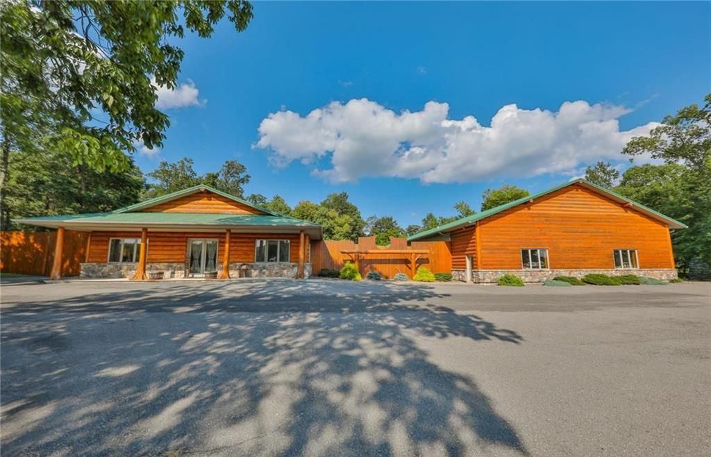 Timeless Elegance Pennsylvanias Enchanting Log Retreat Offered at 5999900 46