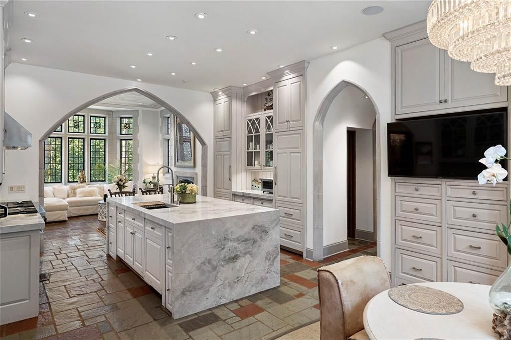 Timeless Grandeur Historic Tuxedo Park Estate in Atlanta Hits the Market at 10.5 Million 21