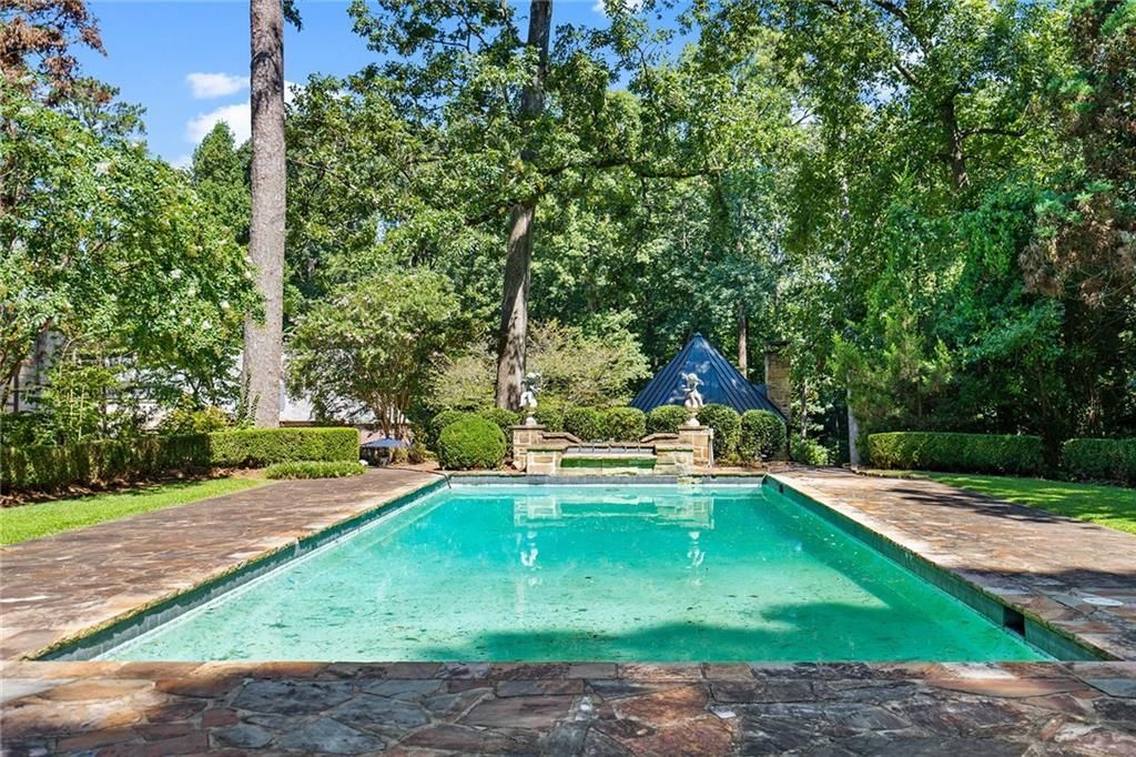 Timeless Grandeur Historic Tuxedo Park Estate in Atlanta Hits the Market at 10.5 Million 26