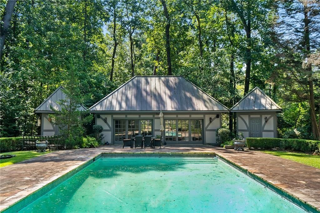 Timeless Grandeur Historic Tuxedo Park Estate in Atlanta Hits the Market at 10.5 Million 27