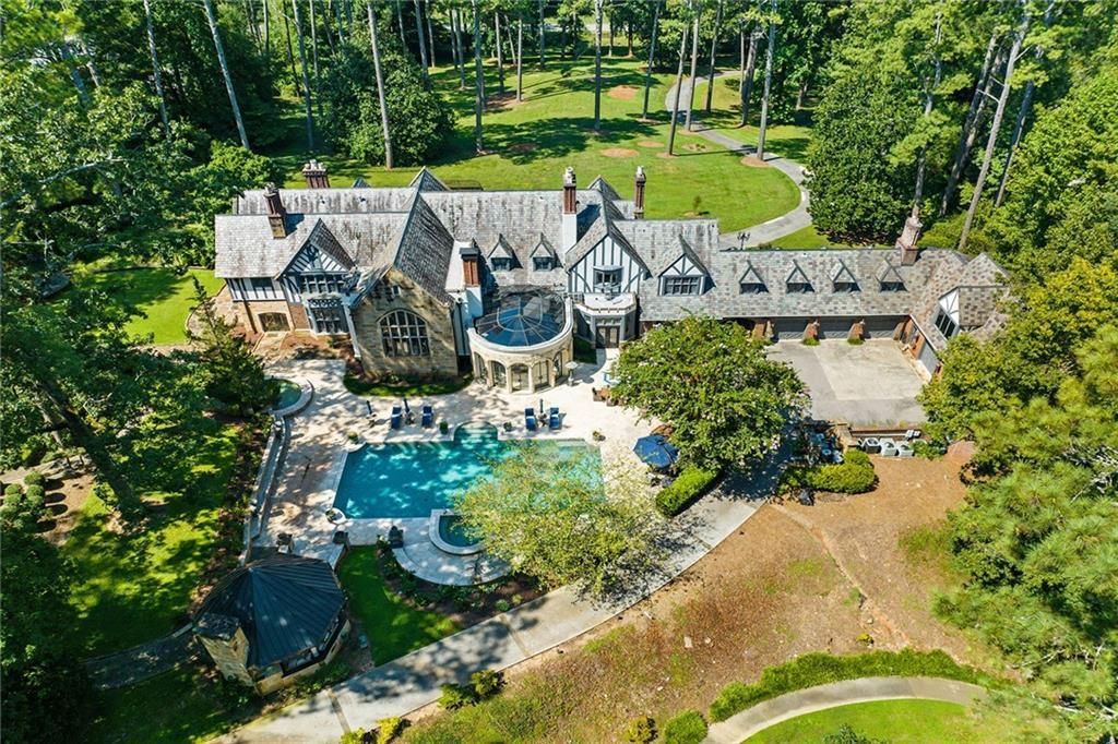 Timeless Grandeur Historic Tuxedo Park Estate in Atlanta Hits the Market at 10.5 Million 29