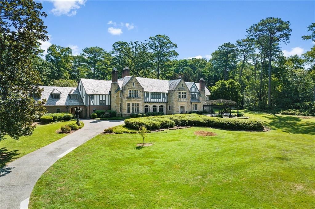 Timeless Grandeur Historic Tuxedo Park Estate in Atlanta Hits the Market at 10.5 Million 34