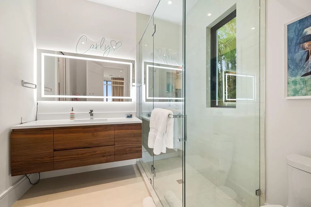 Nestled on the scenic Loxahatchee River, this 5-bedroom, 6-bathroom estate in Jupiter, Florida offers the epitome of luxury living.