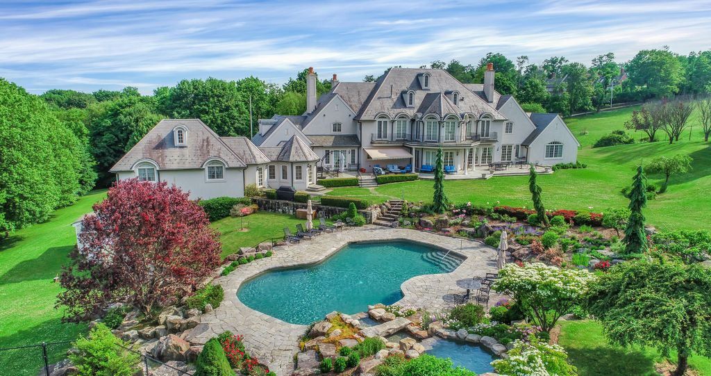 Unparalleled Luxury Grand Estate Living in Round Hill Greenwich Offered at 8499000 24