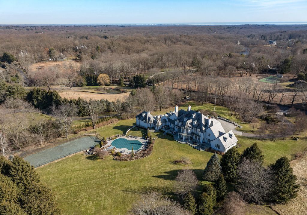 Unparalleled Luxury Grand Estate Living in Round Hill Greenwich Offered at 8499000 31