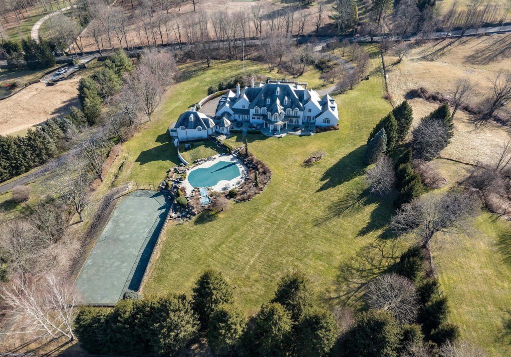 Unparalleled Luxury Grand Estate Living in Round Hill Greenwich Offered at 8499000 33