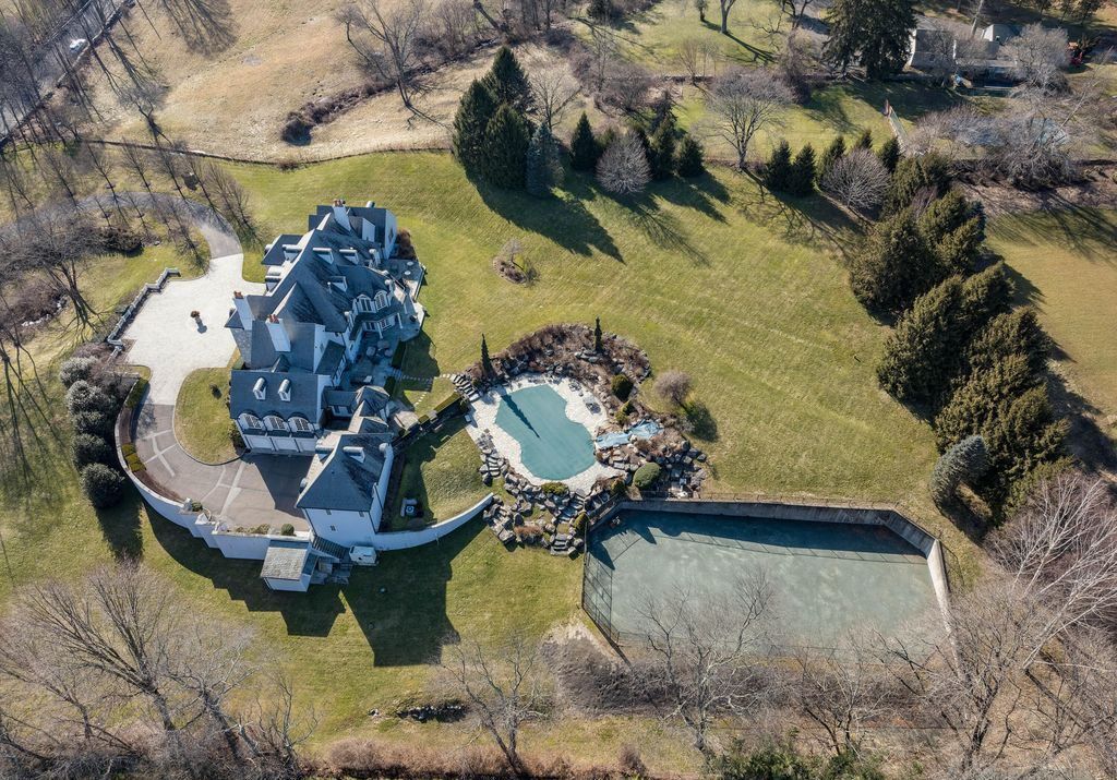Unparalleled Luxury Grand Estate Living in Round Hill Greenwich Offered at 8499000 34