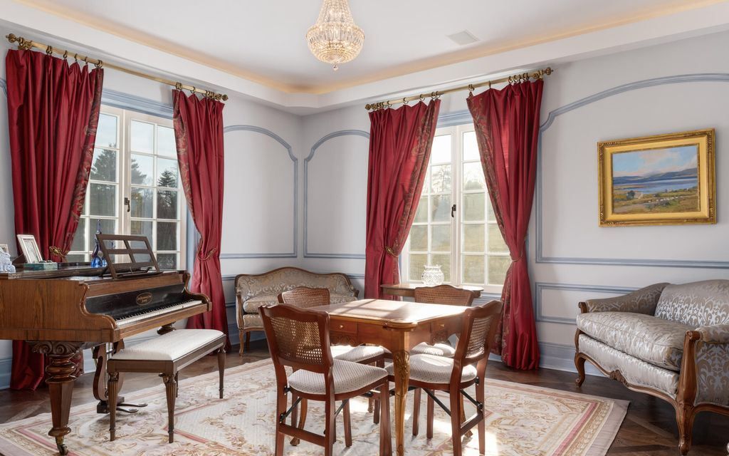 Unparalleled Luxury Grand Estate Living in Round Hill Greenwich Offered at 8499000 8