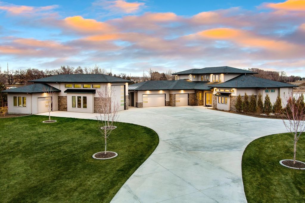 Waterfront Estate on 3 Acres in Leighton Lake Estates Idaho Offered at 3.248 Million 1