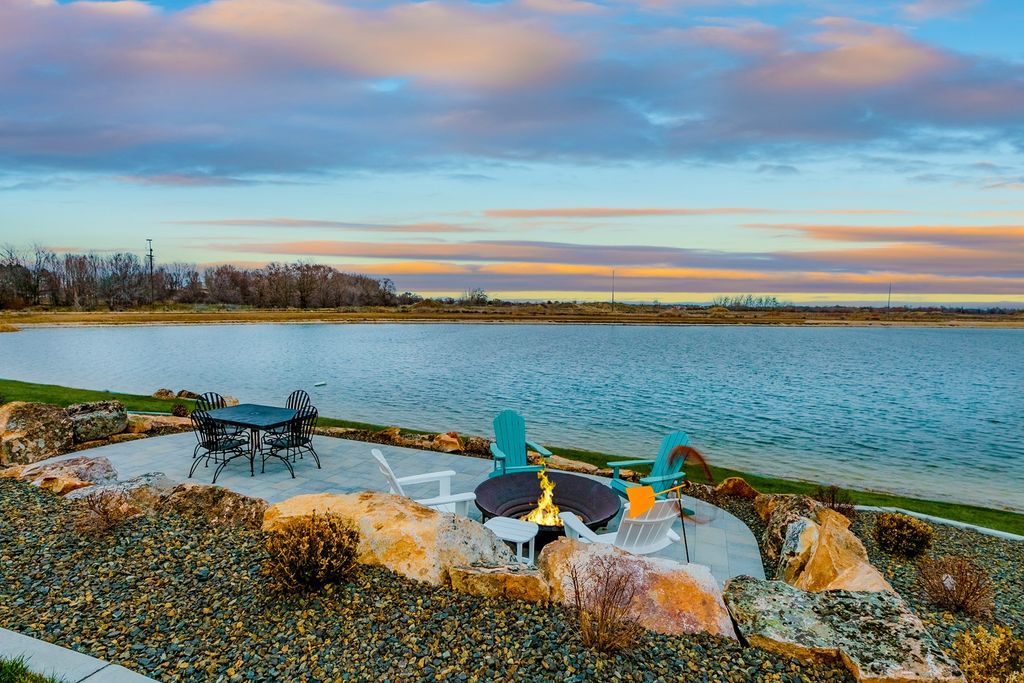 Waterfront Estate on 3 Acres in Leighton Lake Estates Idaho Offered at 3.248 Million 35