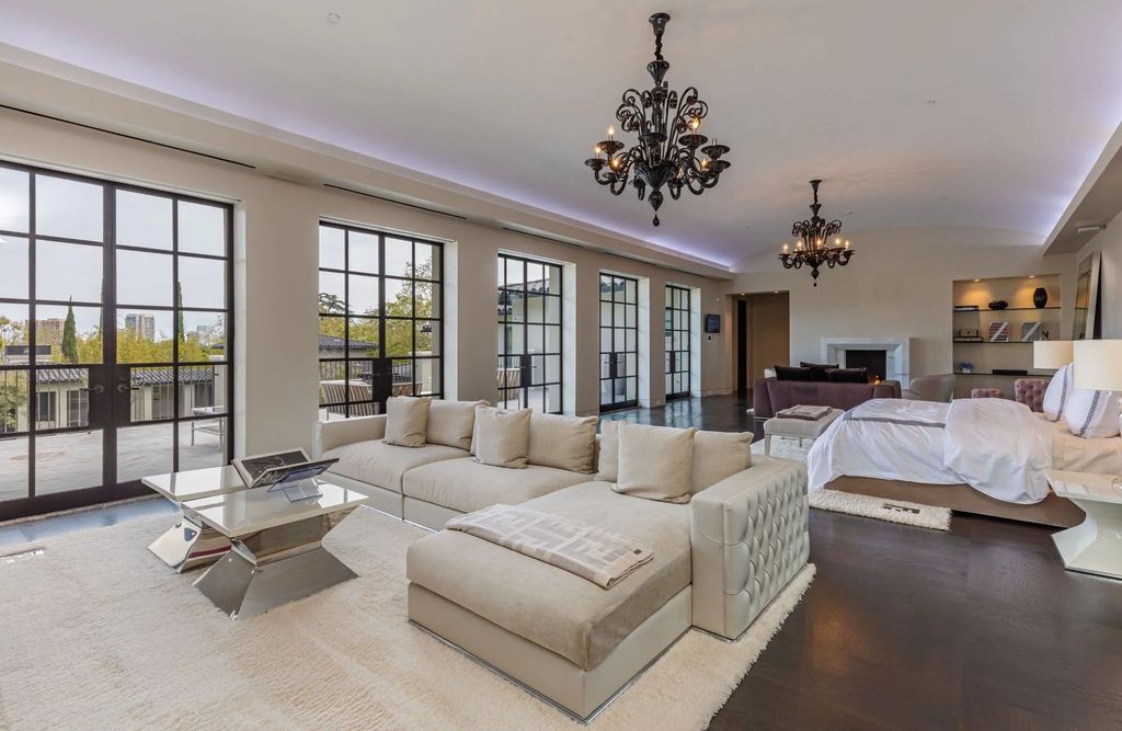 271 South Mapleton Drive Home in Los Angeles, California. Welcome to 'Il Magione' on South Mapleton Dr, Los Angeles' most prestigious address. Spanning 31,450 square feet on 1.4 flat acres, this luxury compound boasts Fendi furnishings, a bowling alley, movie theatre, gym, wine cellar, indoor pool, and more. 