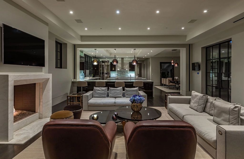 271 South Mapleton Drive Home in Los Angeles, California. Welcome to 'Il Magione' on South Mapleton Dr, Los Angeles' most prestigious address. Spanning 31,450 square feet on 1.4 flat acres, this luxury compound boasts Fendi furnishings, a bowling alley, movie theatre, gym, wine cellar, indoor pool, and more. 