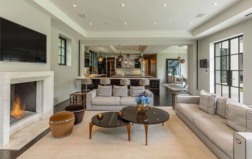 271 South Mapleton Drive Home in Los Angeles, California. Welcome to 'Il Magione' on South Mapleton Dr, Los Angeles' most prestigious address. Spanning 31,450 square feet on 1.4 flat acres, this luxury compound boasts Fendi furnishings, a bowling alley, movie theatre, gym, wine cellar, indoor pool, and more. 