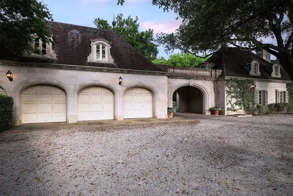 5619 Walnut Hill Ln Dallas TX 75229 4