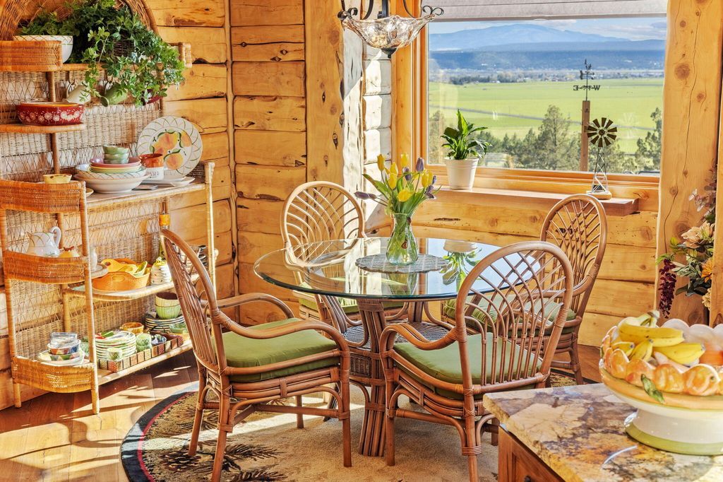 Cascade Mountain View Estate Scenic Hillside Retreat in Oregon Listed at 2.1 Million 19