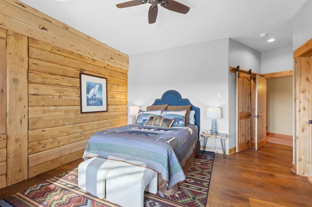 Cascade Mountain View Estate Scenic Hillside Retreat in Oregon Listed at 2.1 Million 29