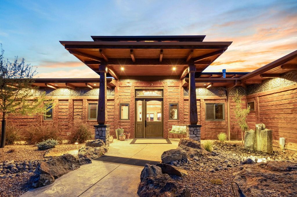 Cascade Mountain View Estate Scenic Hillside Retreat in Oregon Listed at 2.1 Million 64
