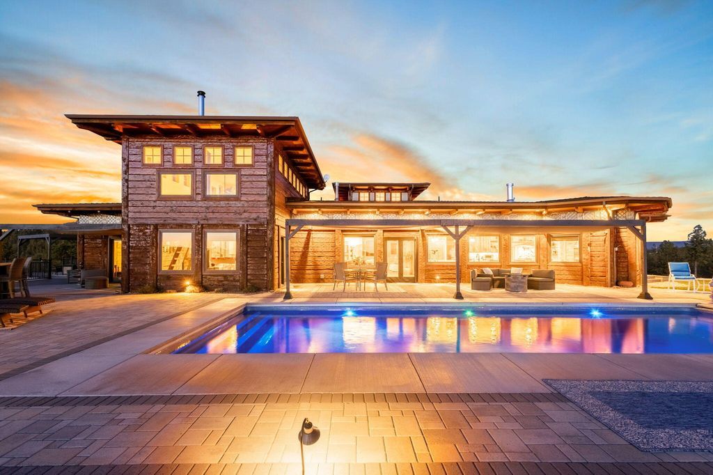 Cascade Mountain View Estate Scenic Hillside Retreat in Oregon Listed at 2.1 Million 71