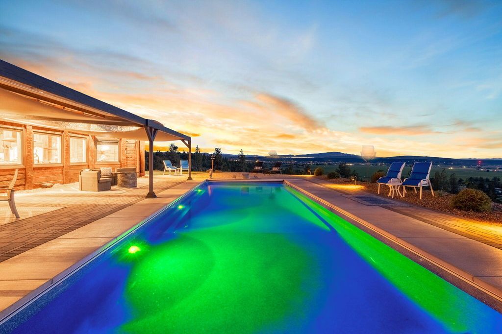 Cascade Mountain View Estate Scenic Hillside Retreat in Oregon Listed at 2.1 Million 72