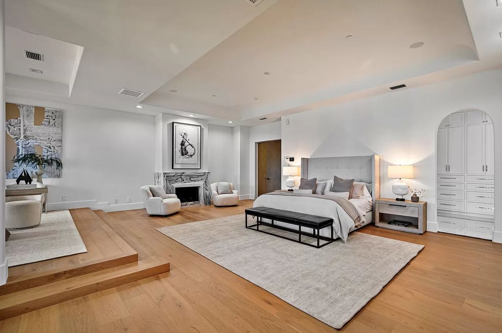 Originally crafted in 2003 by Dan Swanson of Addison Development, this newly remastered intracoastal estate seamlessly blends classic Spanish design with California chic.