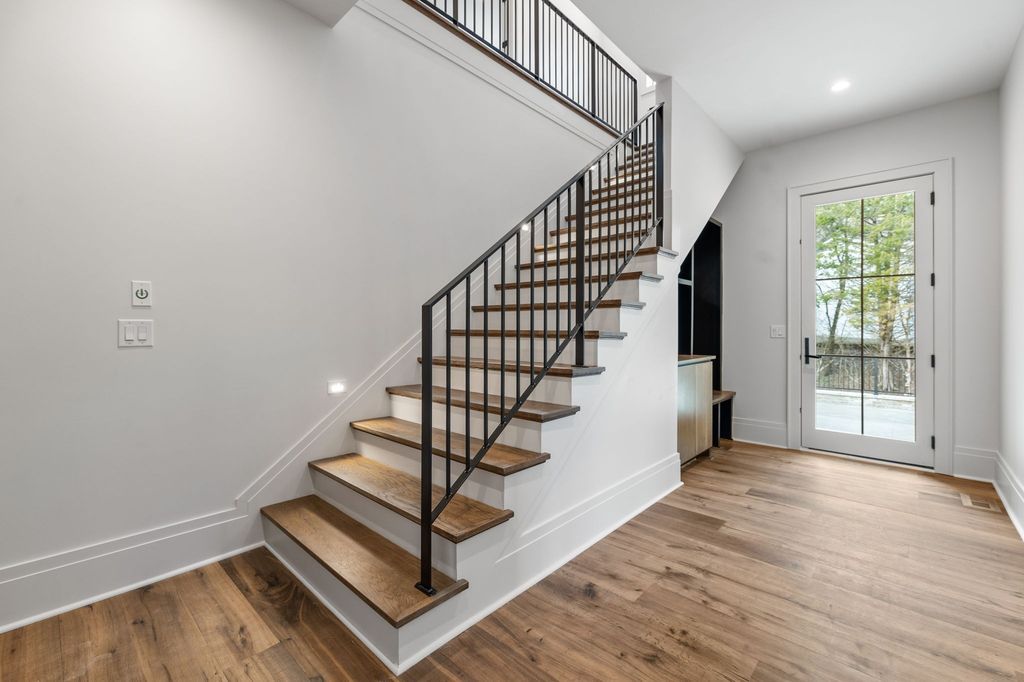 Exquisite Estate A Prestigious Brentwood Luxury Build by Preston Quirk and JFY Designs Offered at 5.95 Million 23