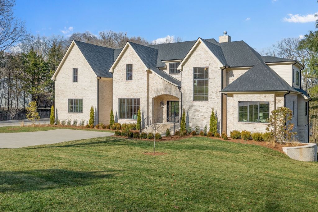 Exquisite Estate A Prestigious Brentwood Luxury Build by Preston Quirk and JFY Designs Offered at 5.95 Million 3