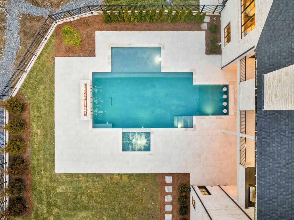 Exquisite Estate A Prestigious Brentwood Luxury Build by Preston Quirk and JFY Designs Offered at 5.95 Million 58