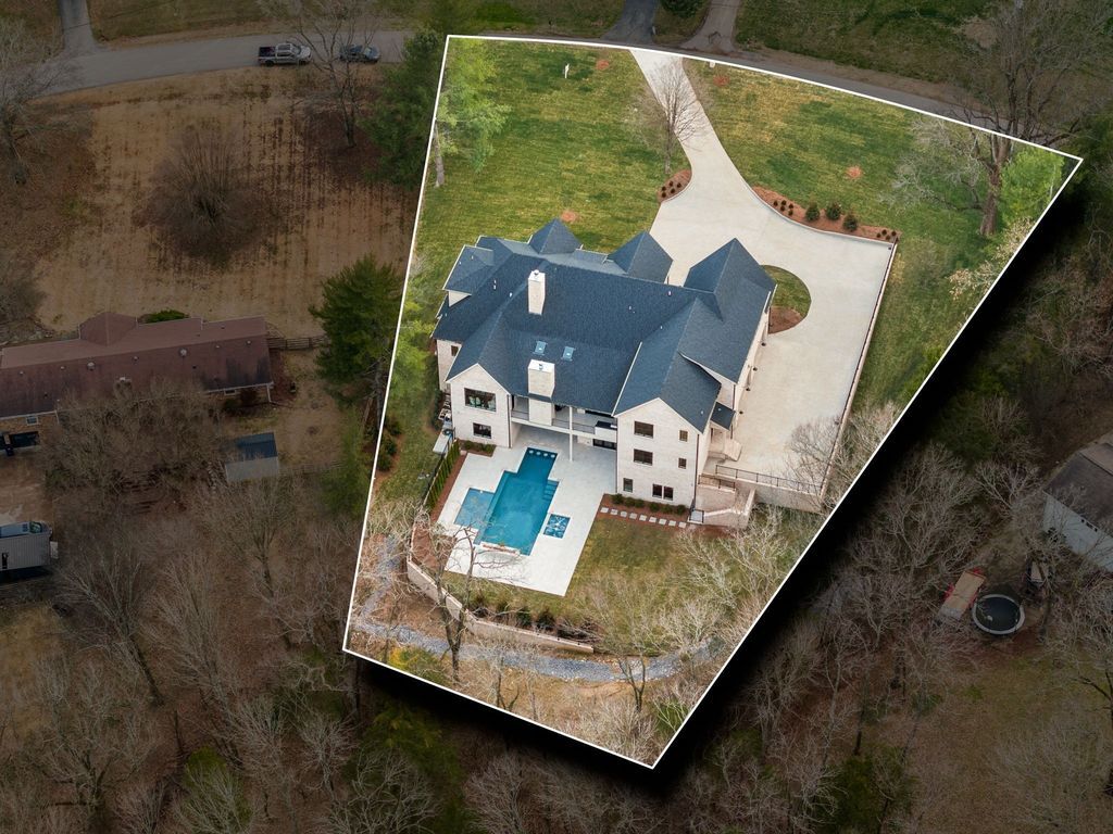 Exquisite Estate A Prestigious Brentwood Luxury Build by Preston Quirk and JFY Designs Offered at 5.95 Million 63