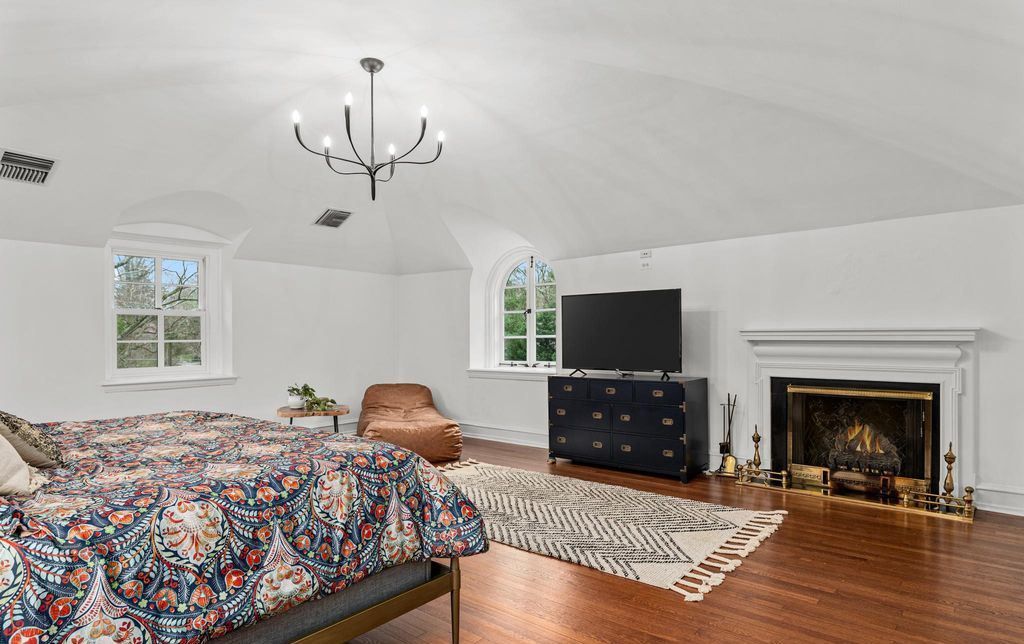 Grandeur Redefined Magnificent Pennsylvania Manor Hits Market at 3.1 Million 32