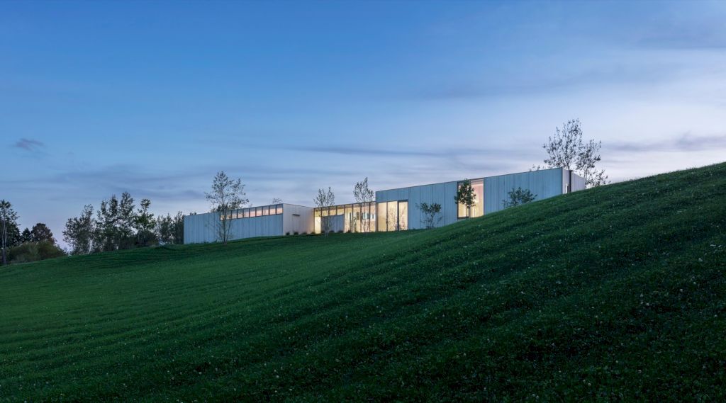 Hudson Valley Residence, Serene Retreat in Maryland by HGX