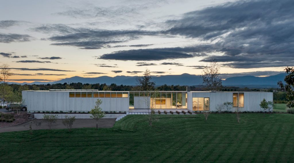 Hudson Valley Residence Serene Retreat in Maryland by HGX 11