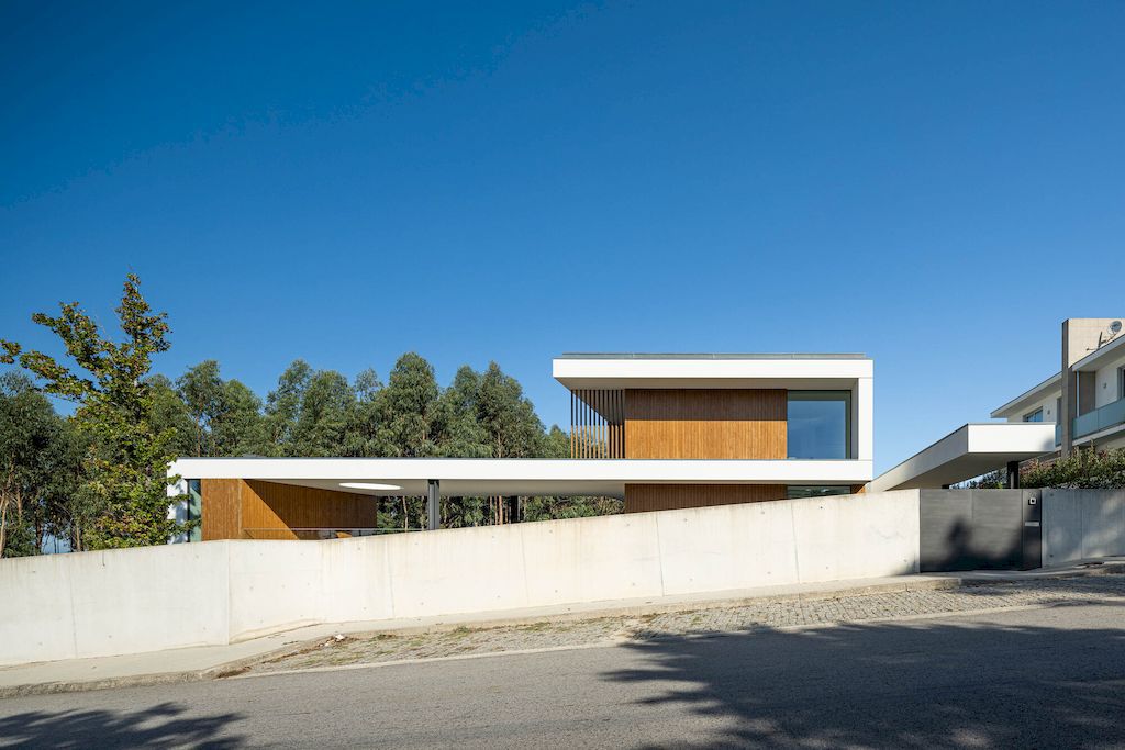 J.M.C. House by Atelier d'Arquitectura Lopes da Costa Save 10 J.M.C. House by Atelier dArquitectura Lopes da Costa Save 2